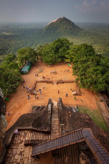 059 Sigiriya rots.jpg